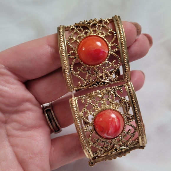 Vintage Gold Tone Filigree Panel Bracelet w Orange Acrylic Cabochons - Picture 6 of 7